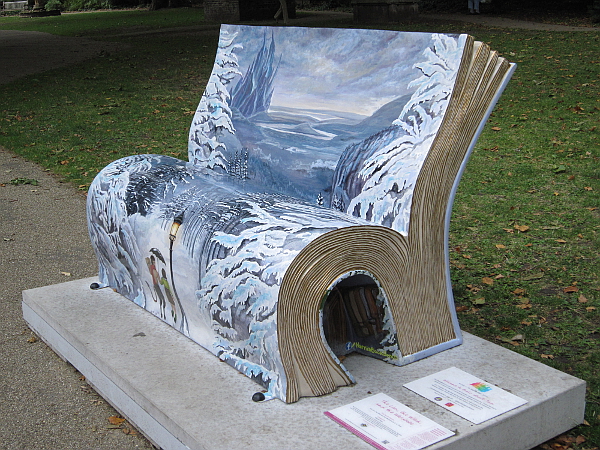 The front of the "The Lion, the Witch and the Wardrobe" book bench. 