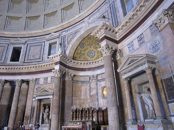 Inside the Pantheon. Photo: Mittens and Sunglasses © 2016