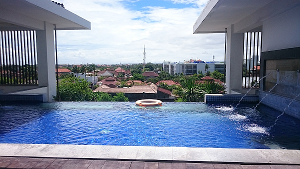 The Flying Pool. Photo: Mittens and Sunglasses © 2017